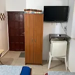 Cristi فاما فيكي