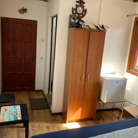 Cristi فاما فيكي